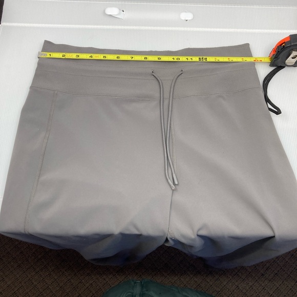 Vuori Daily Jogger High Rise S403 - Picture 9 of 9